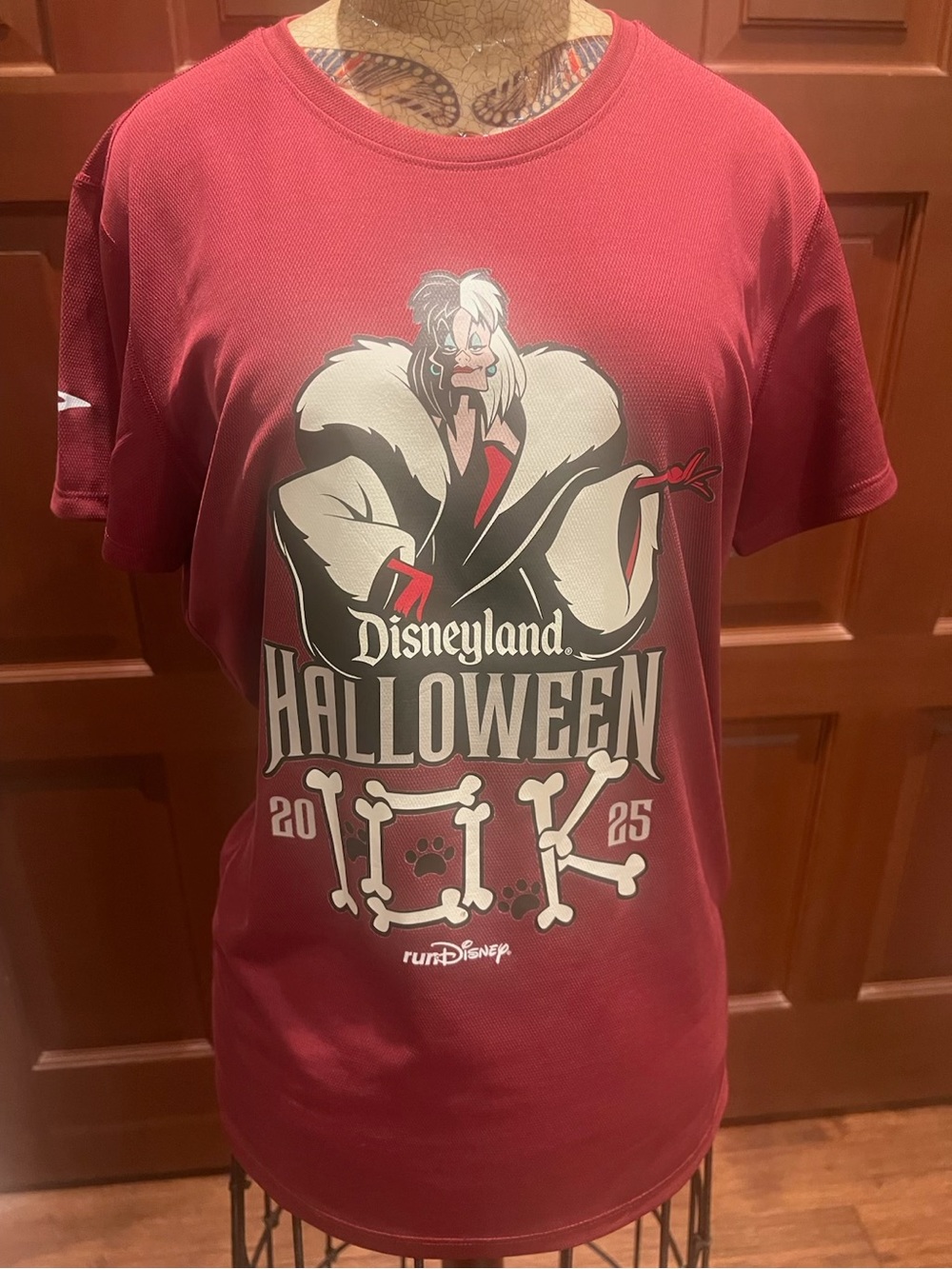 Brooks runDisney Disneyland 2025 Halloween 10k Shirt Size Medium